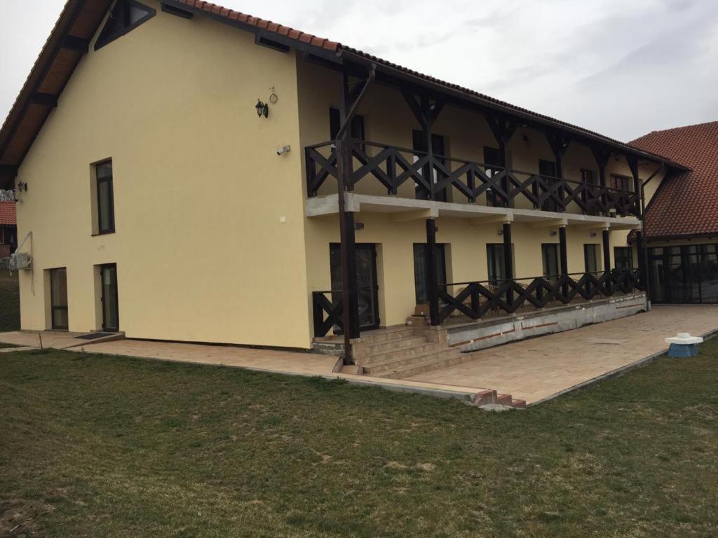 Pensiunea Emris Spatac Exterior photo